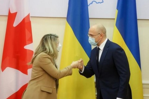 Встретилась со Шмыгалем: в Украину прибыла глава МИД Канады