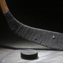 Олимпиада-2022:  хоккеистка из США клюшкой рассекла лицо арбитру матча